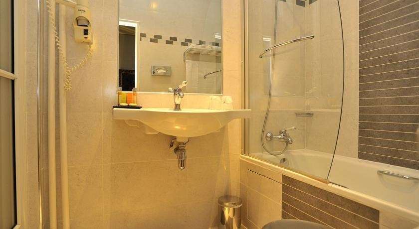 Regence Hotel Parijs